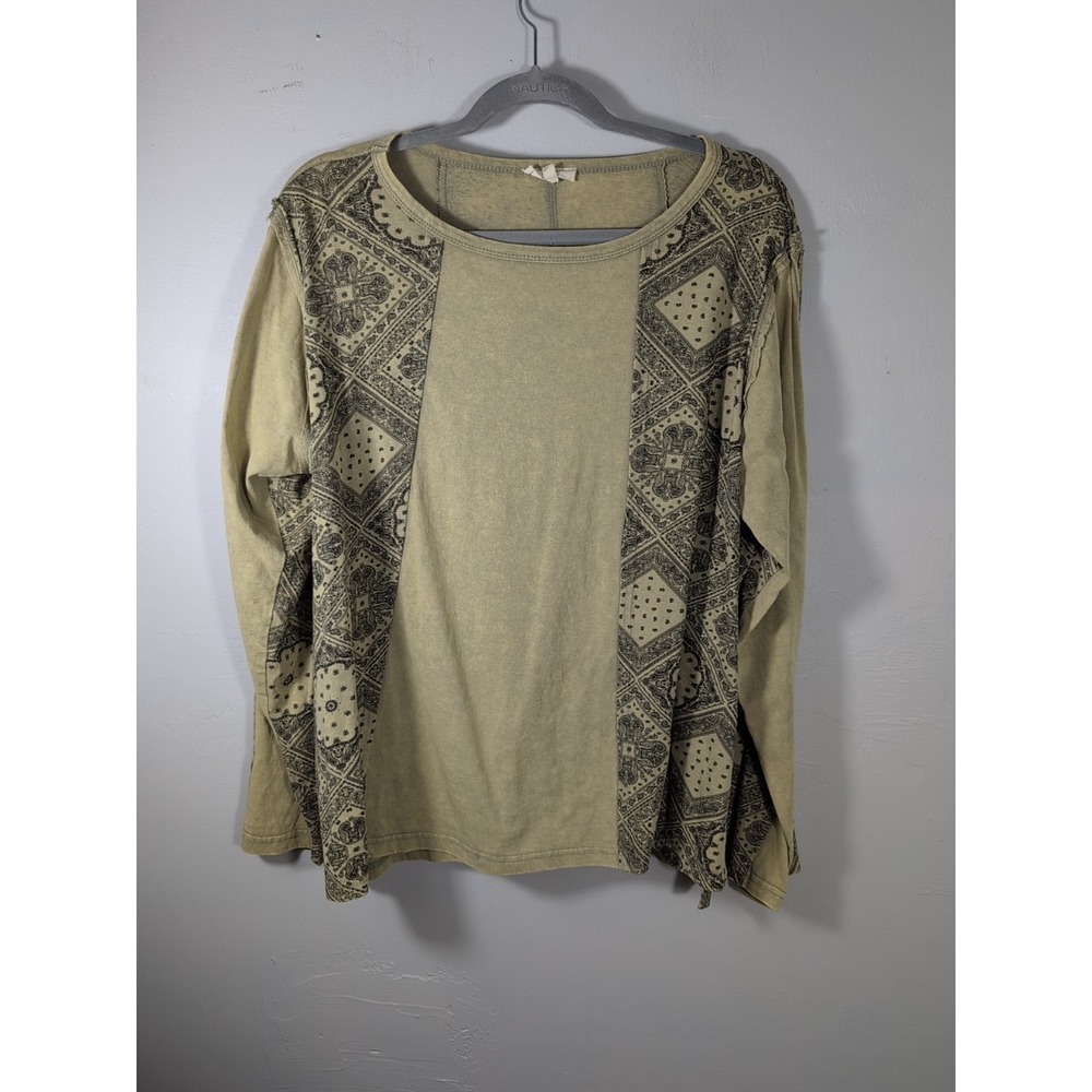 Easel Green And Black Long Sleeve Large Top